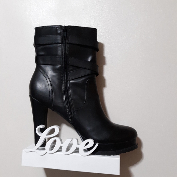 Women's boots - Picture 2 of 5